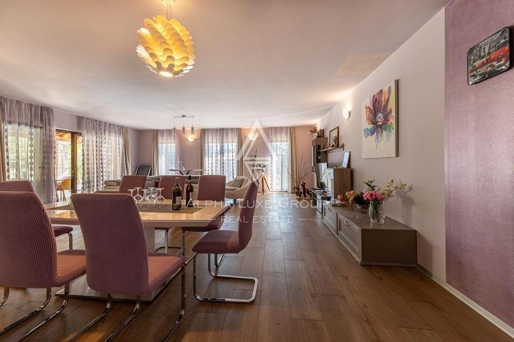 Lepa apartmajska hiša z bazenom blizu morja, Istra, Medulin