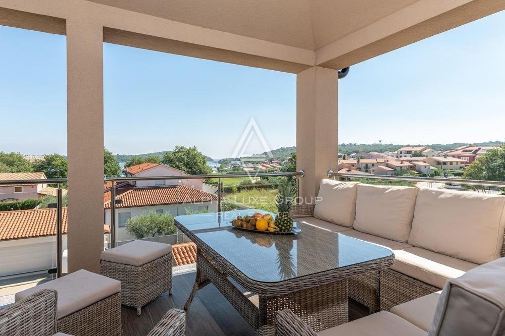 Lepa apartmajska hiša z bazenom blizu morja, Istra, Medulin