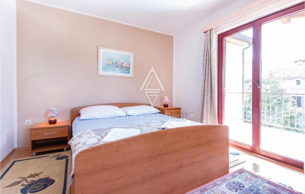 Čudovita hiša z bazenom in urejenim vrtom, Istra, Poreč