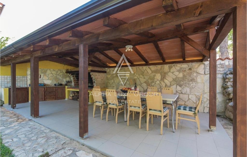 Čudovita hiša z bazenom in urejenim vrtom, Istra, Poreč