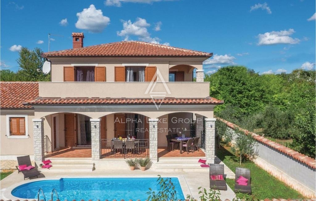 Vila z bazenom in urejenim pogledom, Istra, Marčana