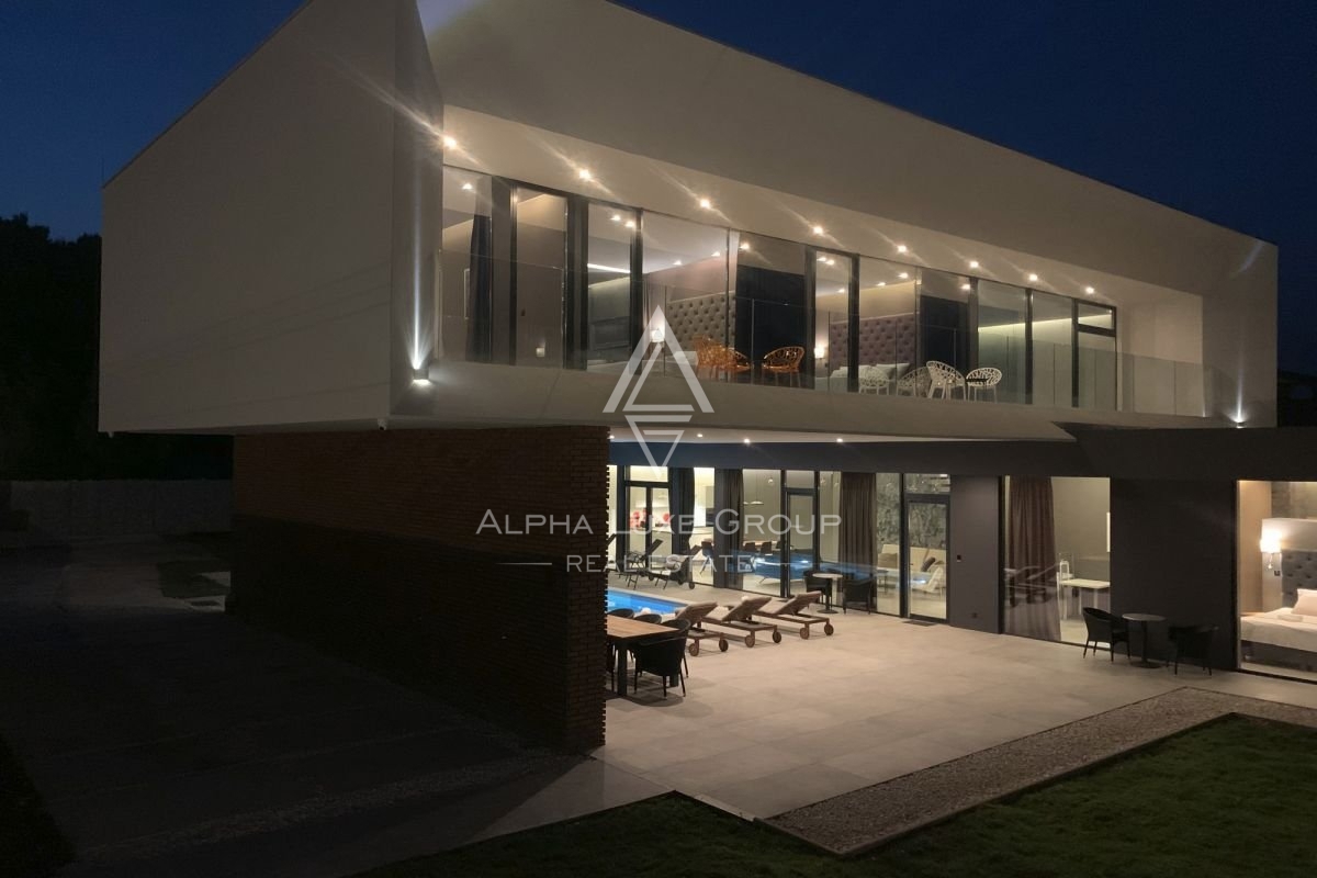 Lepa moderna vila z bazenom, Istra, Pula, Ližnjan