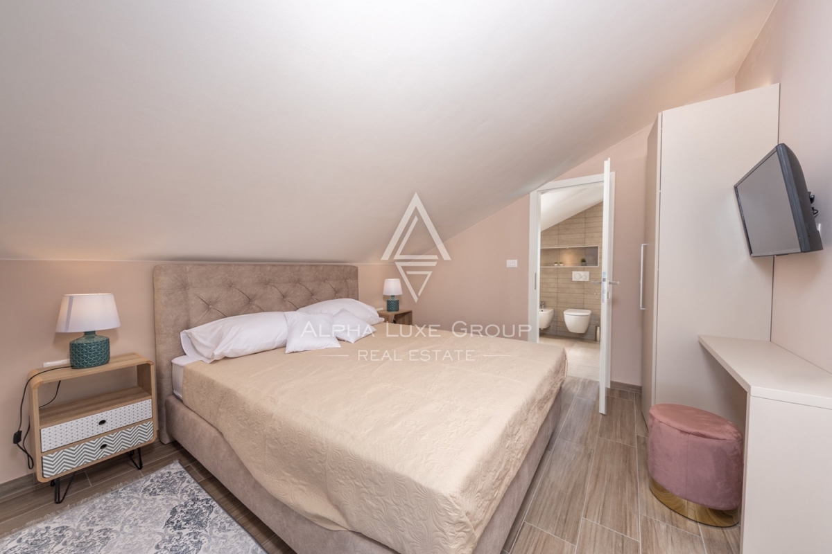 PRODAJEM SKUPINO ALPHA LUXE, MODERNA VILA, Blizu POREČA, MIRNA LOKACIJA
