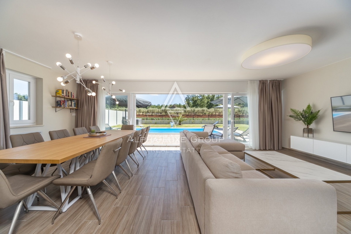 PRODAJEM SKUPINO ALPHA LUXE, MODERNA VILA, Blizu POREČA, MIRNA LOKACIJA