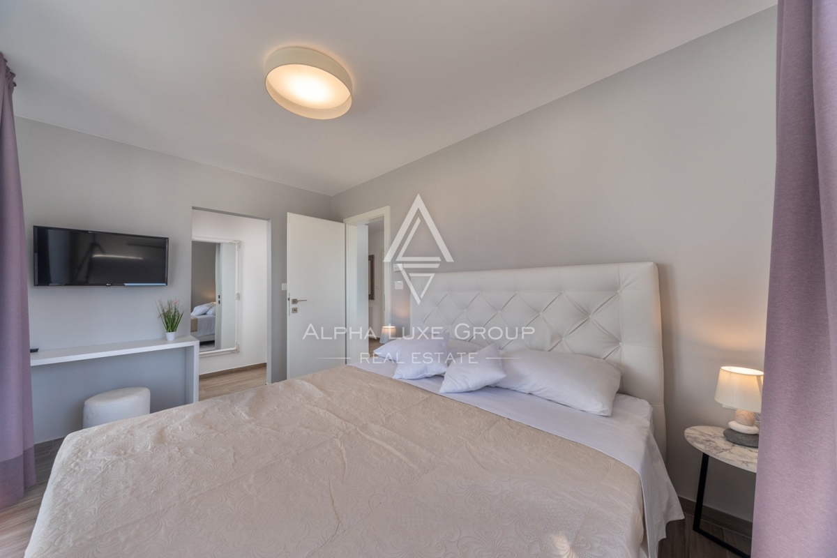 PRODAJEM SKUPINO ALPHA LUXE, MODERNA VILA, Blizu POREČA, MIRNA LOKACIJA