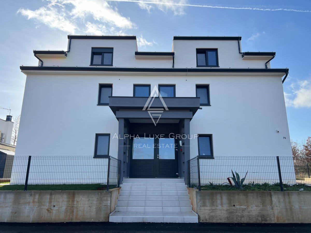 Poreč, Istra: Prostoren penthouse z dvema stanovanjema