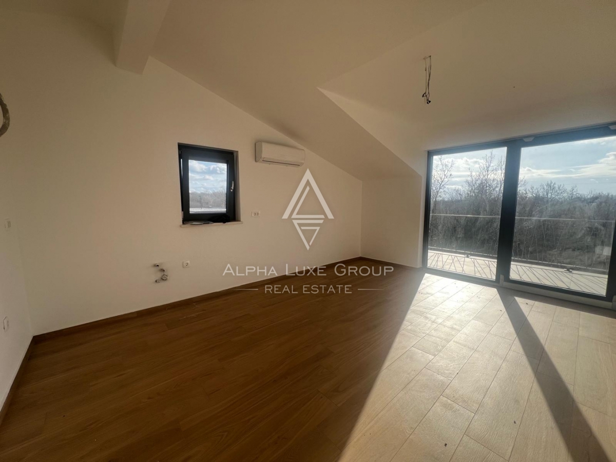 Poreč, Istra: Prostoren penthouse z dvema stanovanjema