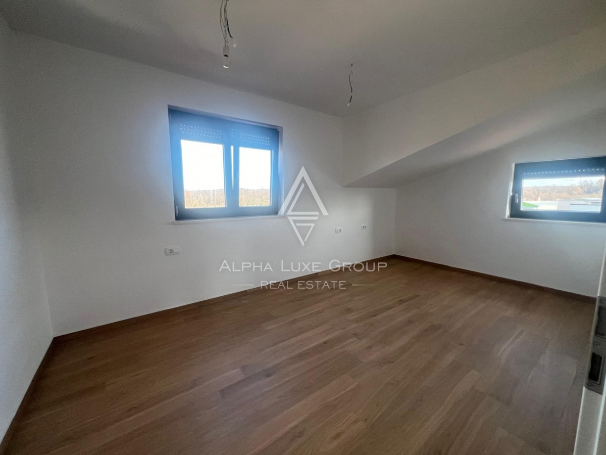 Poreč, Istra: Prostoren penthouse z dvema stanovanjema