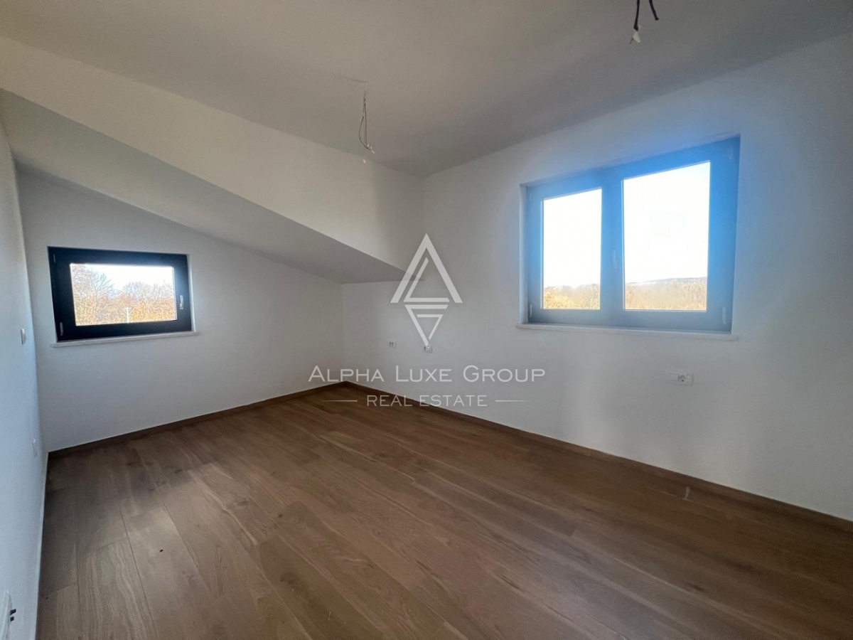 Poreč, Istra: Prostoren penthouse z dvema stanovanjema