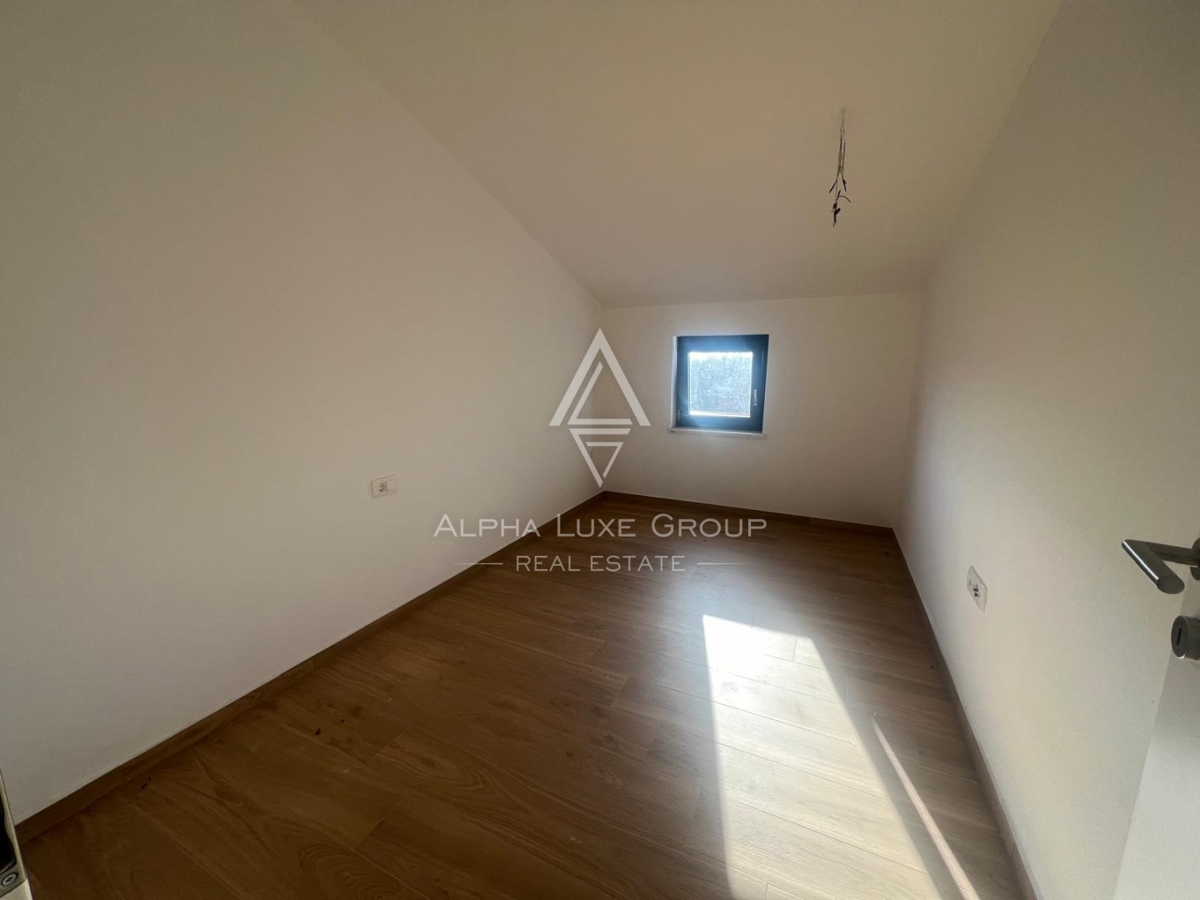 Poreč, Istra: Prostoren penthouse z dvema stanovanjema