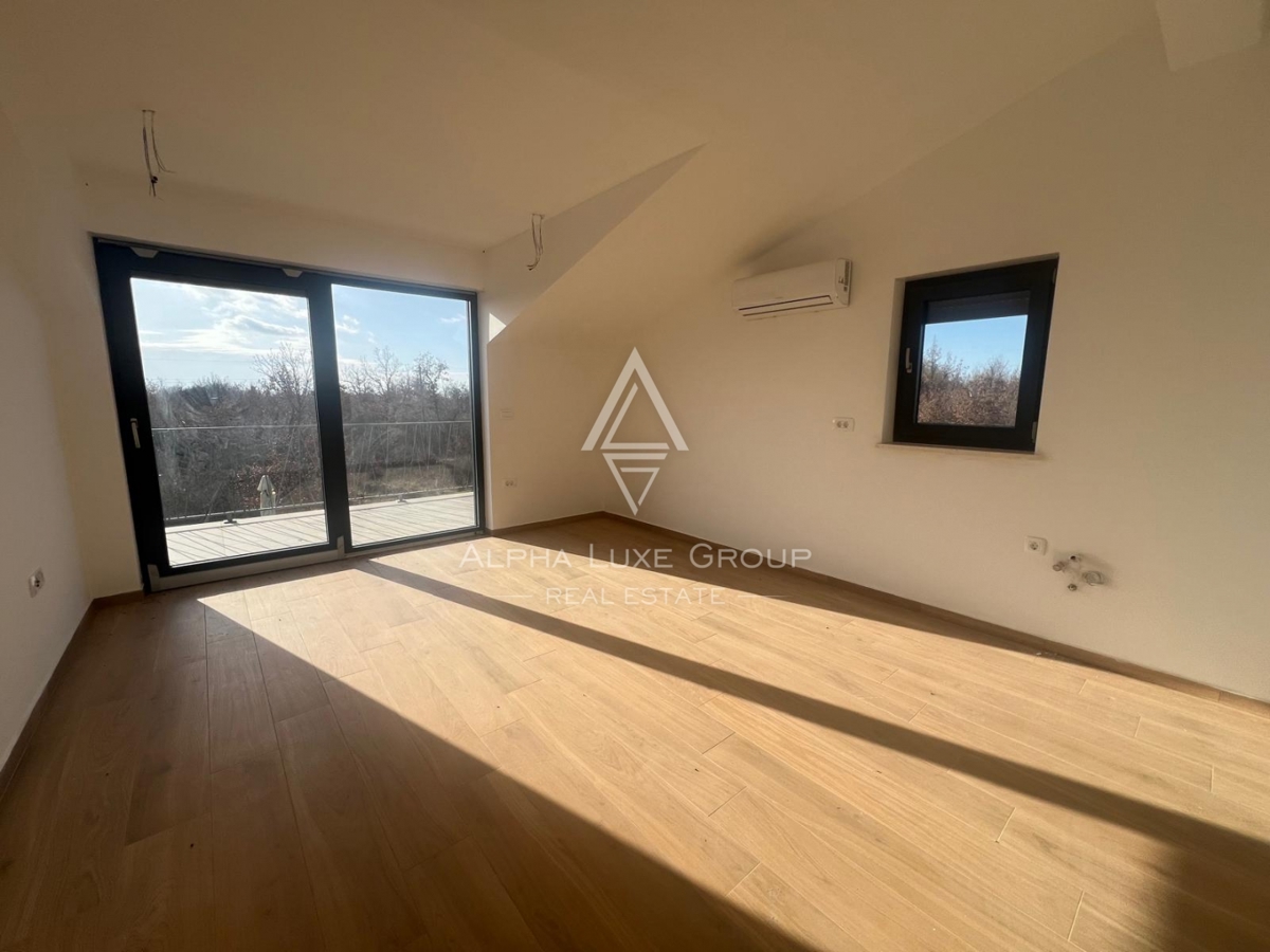 Poreč, Istra: Prostoren penthouse z dvema stanovanjema