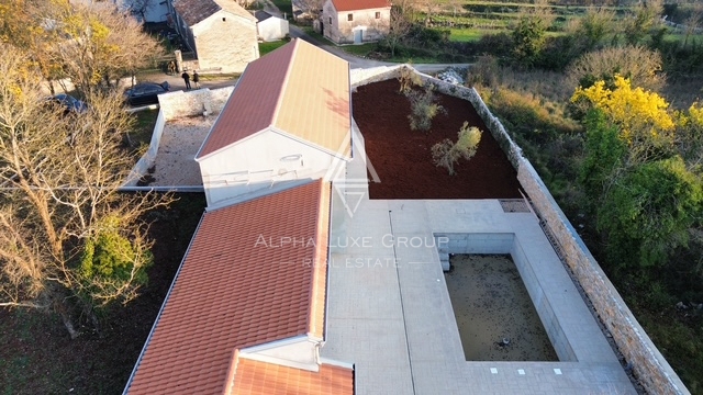 Buje, Istra – Sodobna vila z bazenom na mirni lokaciji