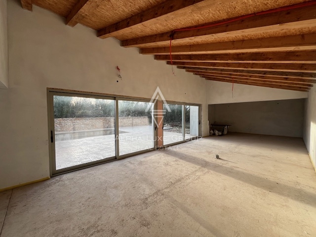 Buje, Istra – Sodobna vila z bazenom na mirni lokaciji