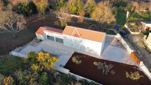 Buje, Istra – Sodobna vila z bazenom na mirni lokaciji