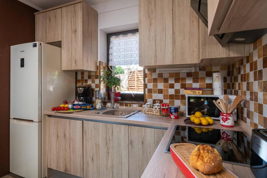 Marčana, Istra: Moderna hiša z bazenom in pogledom na naravo