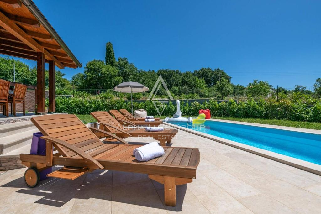 Marčana, Istra: Moderna hiša z bazenom in pogledom na naravo