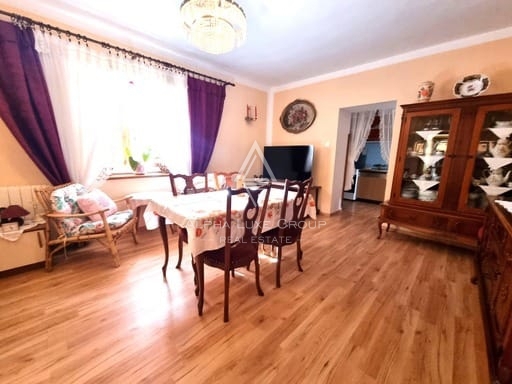 Istra, Poreč: Kamnita Hiša s Tremi Stanovanji