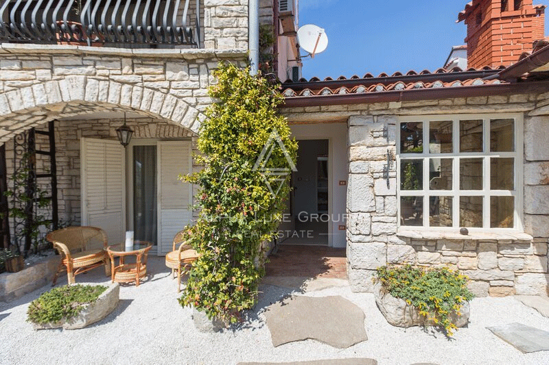 Istra, Poreč: Kamnita Hiša s Tremi Stanovanji