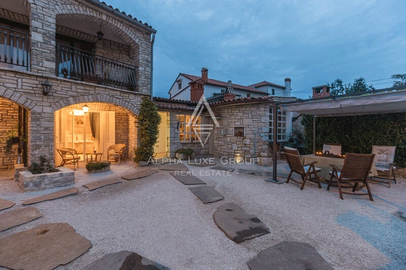 Istra, Poreč: Kamnita Hiša s Tremi Stanovanji