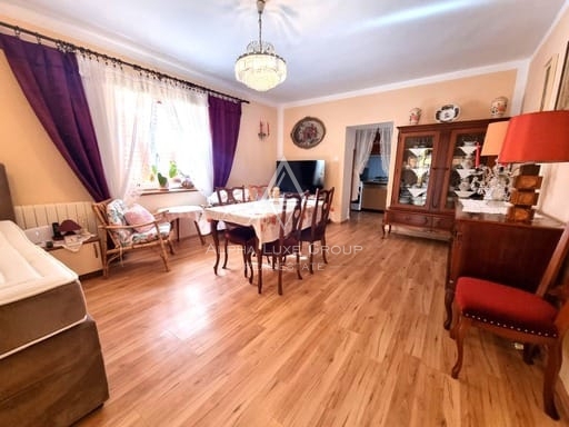 Istra, Poreč: Kamnita Hiša s Tremi Stanovanji