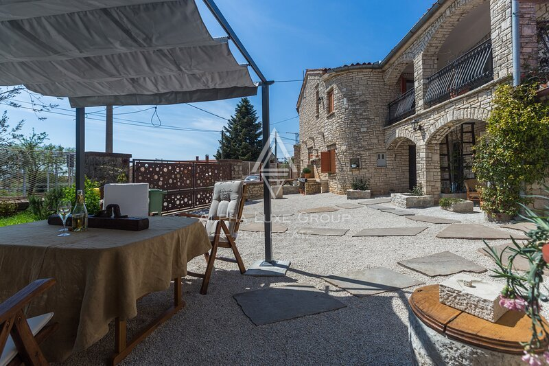 Istra, Poreč: Kamnita Hiša s Tremi Stanovanji