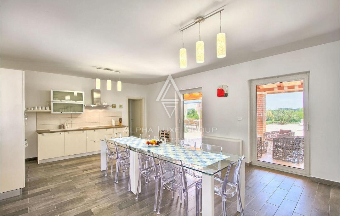 Istra, Višnjan: Vila obdana z naravo