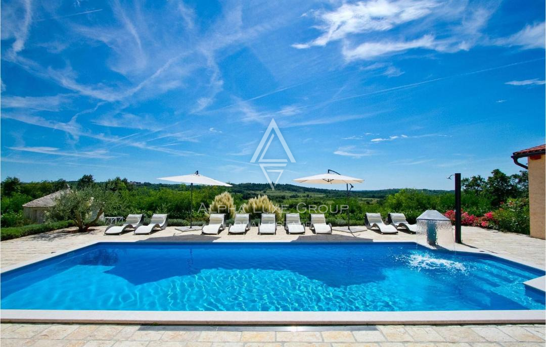 Istra, Višnjan: Vila obdana z naravo