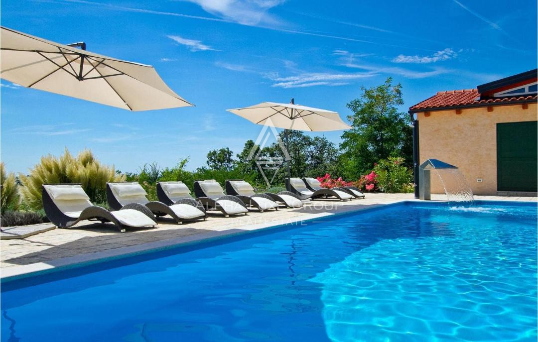 Istra, Višnjan: Vila obdana z naravo