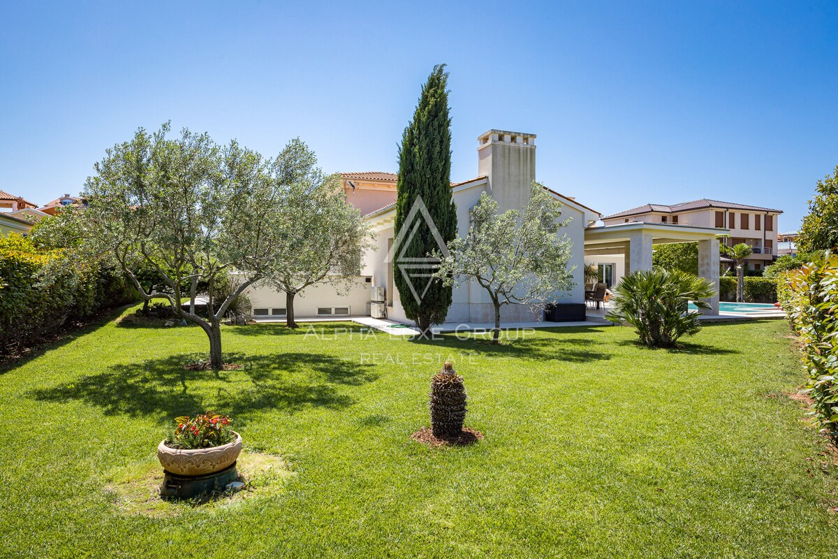 Istra, Banjole: Luksuzna vila blizu marine