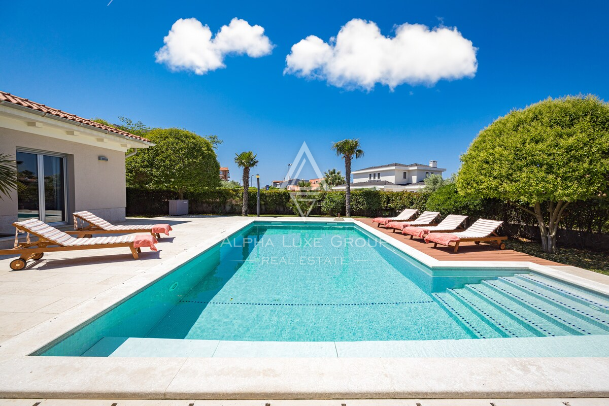 Istra, Banjole: Luksuzna vila blizu marine