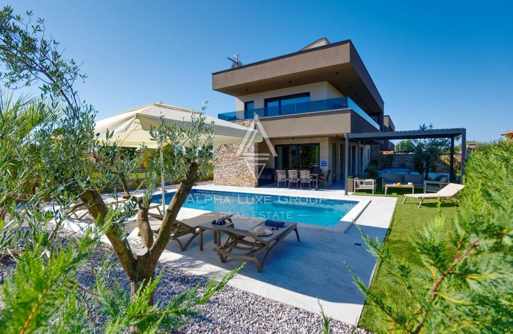 Istra, Pula: Moderna opremljena vila blizu mesta