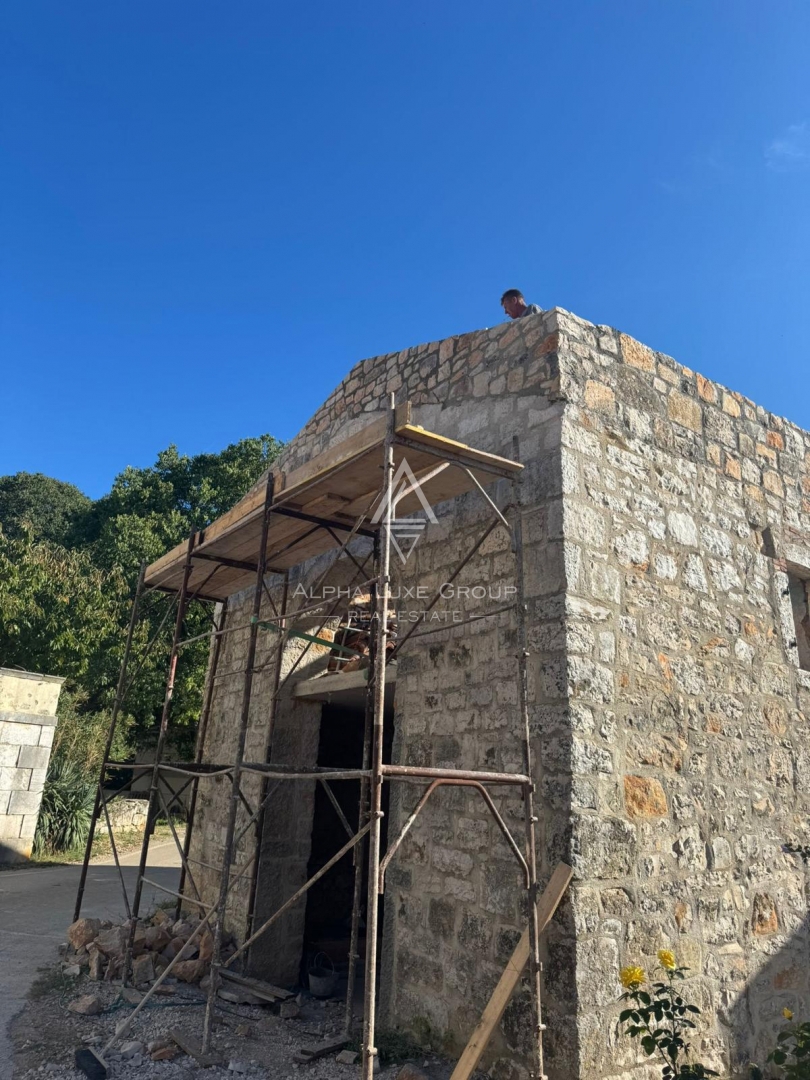 Istra, Poreč – Obnovljena kamnita hiša z vrtom