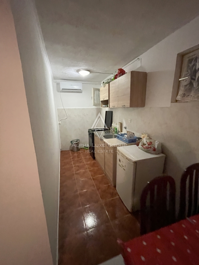 Istra, Buzet – Prostorna družinska hiša z garažo