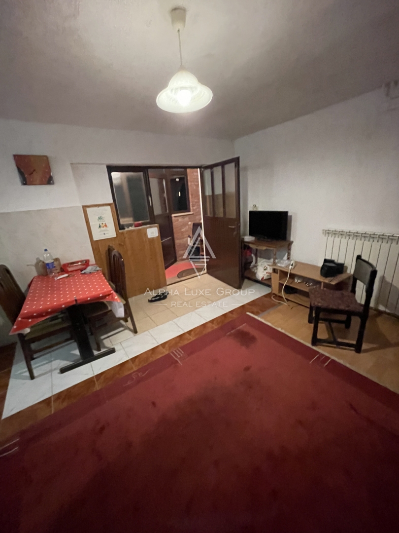 Istra, Buzet – Prostorna družinska hiša z garažo