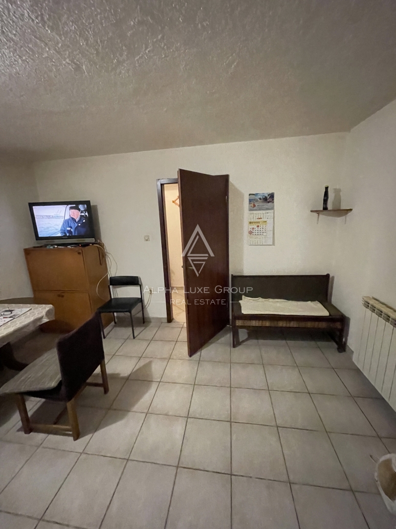 Istra, Buzet – Prostorna družinska hiša z garažo