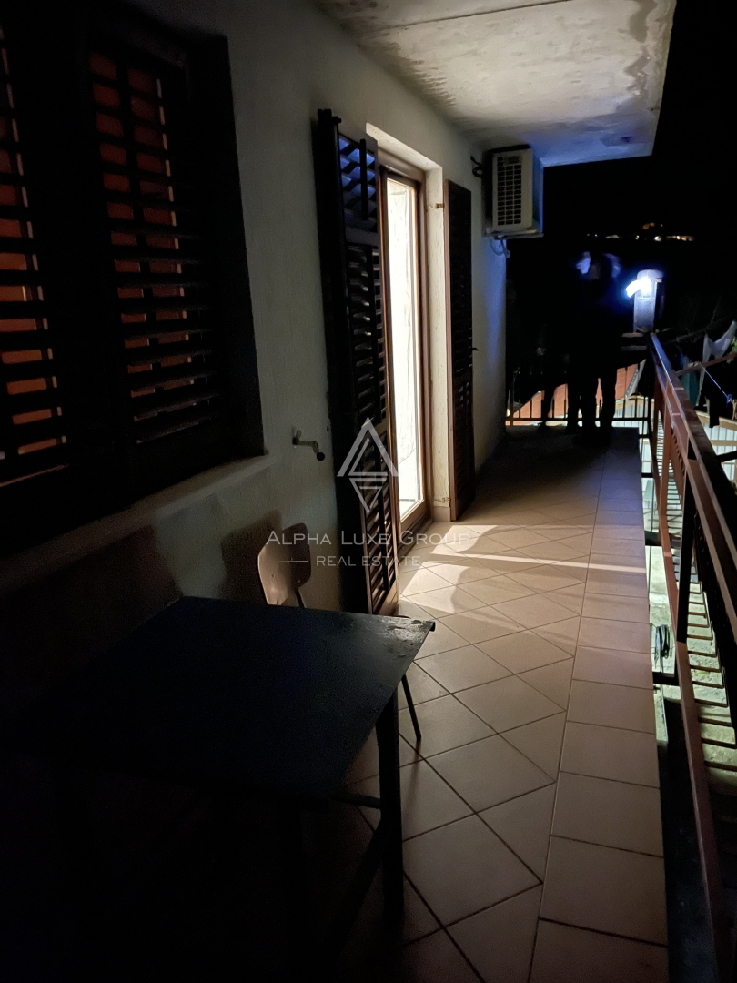 Istra, Buzet – Prostorna družinska hiša z garažo