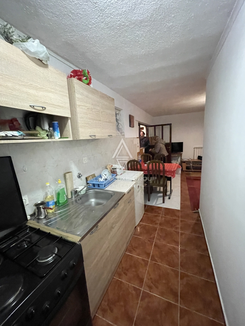 Istra, Buzet – Prostorna družinska hiša z garažo