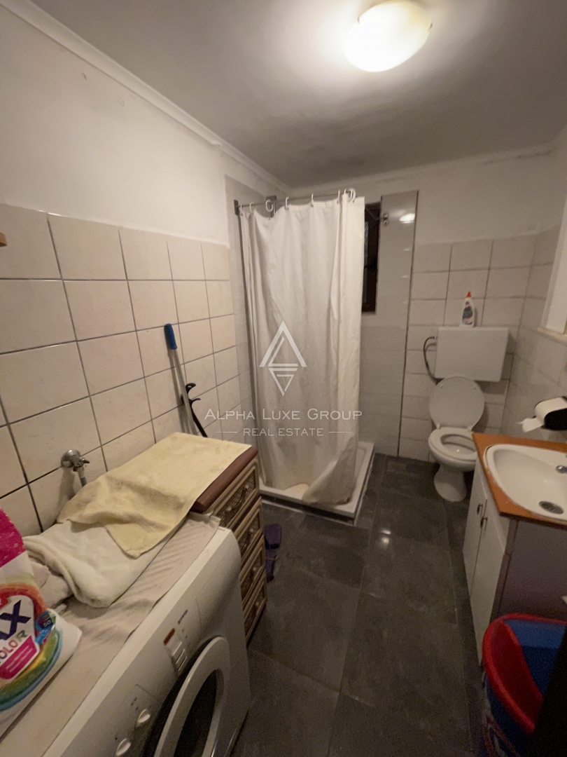 Istra, Buzet – Prostorna družinska hiša z garažo