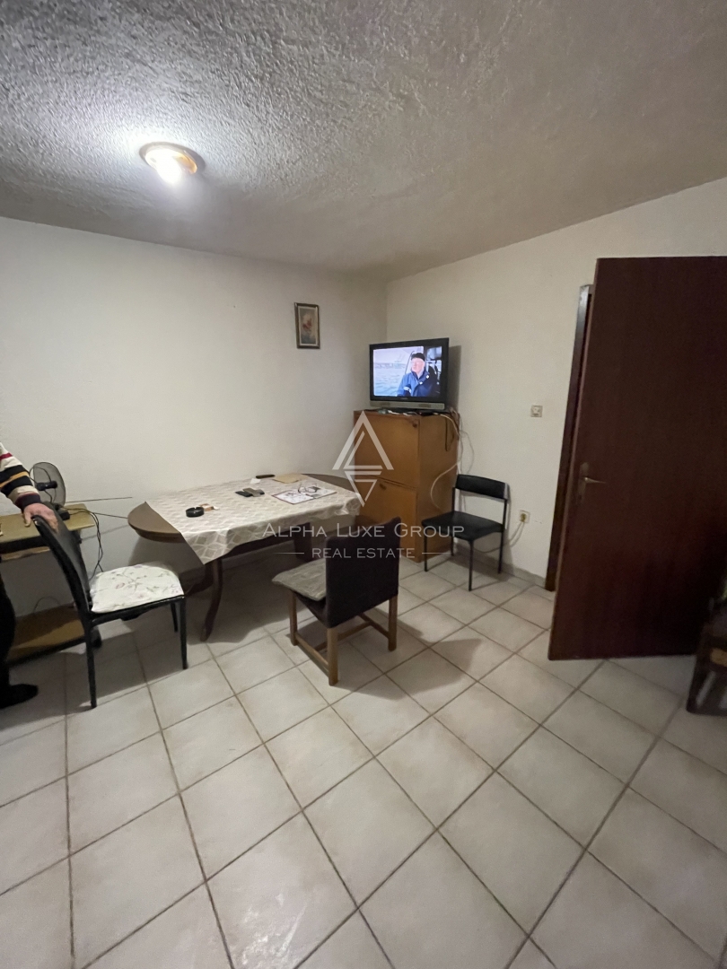 Istra, Buzet – Prostorna družinska hiša z garažo