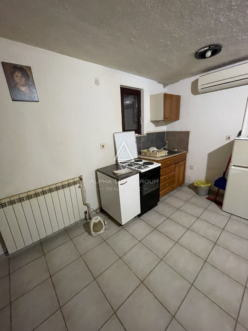 Istra, Buzet – Prostorna družinska hiša z garažo