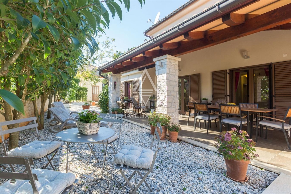 Istra, Poreč: Udobna počitniška hiša z bazenom