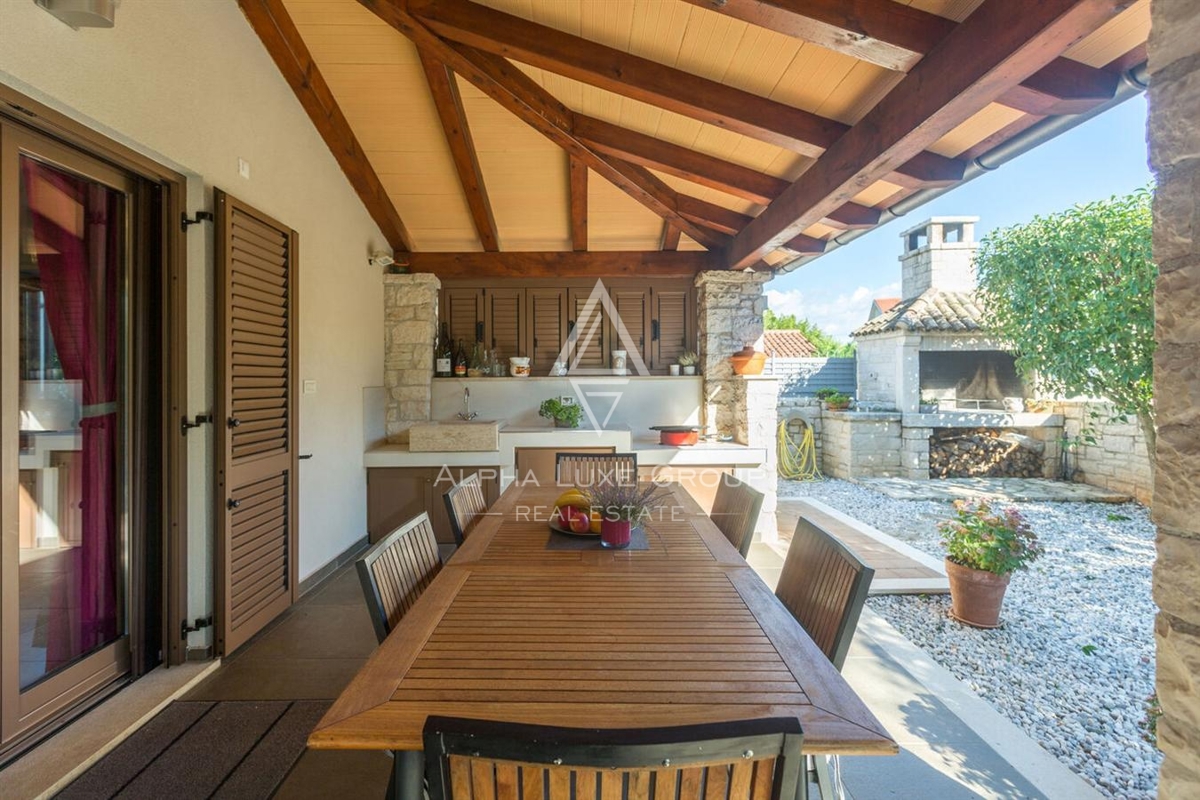 Istra, Poreč: Udobna počitniška hiša z bazenom