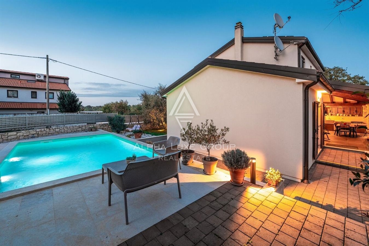 Istra, Poreč: Udobna počitniška hiša z bazenom