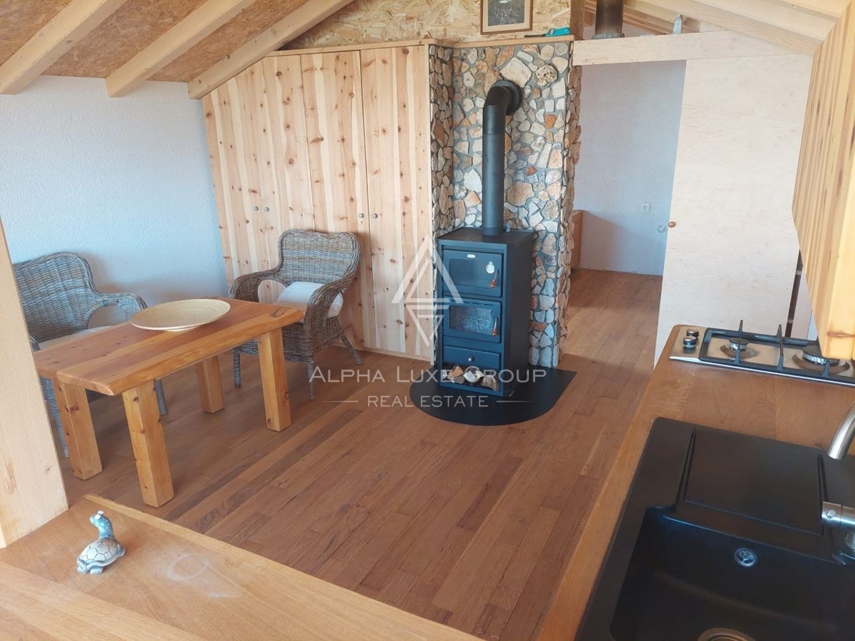 Istra, Poreč: Lesena hiša z velikim zemljiščem