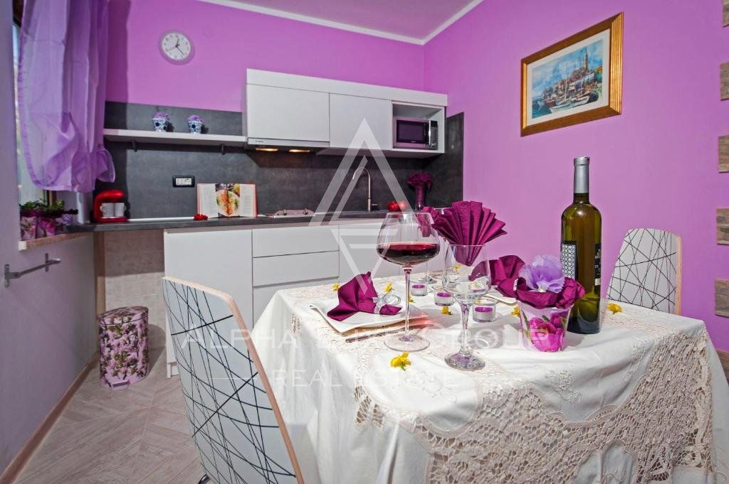 Istra, Rovinj – Apartmajska hiša na mirni lokaciji z odličnim potencialom za oddajo