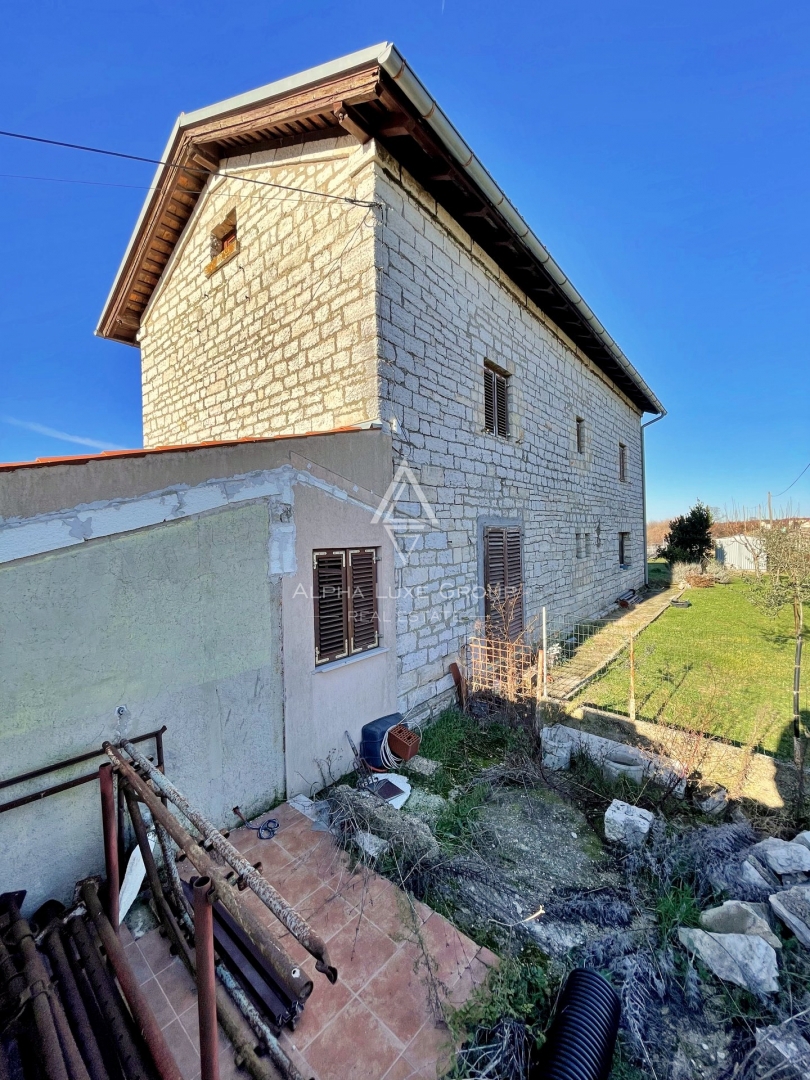 Istra, Kanfanar – Edinstvena železniška hiša s potencialom za prenovo na prodaj