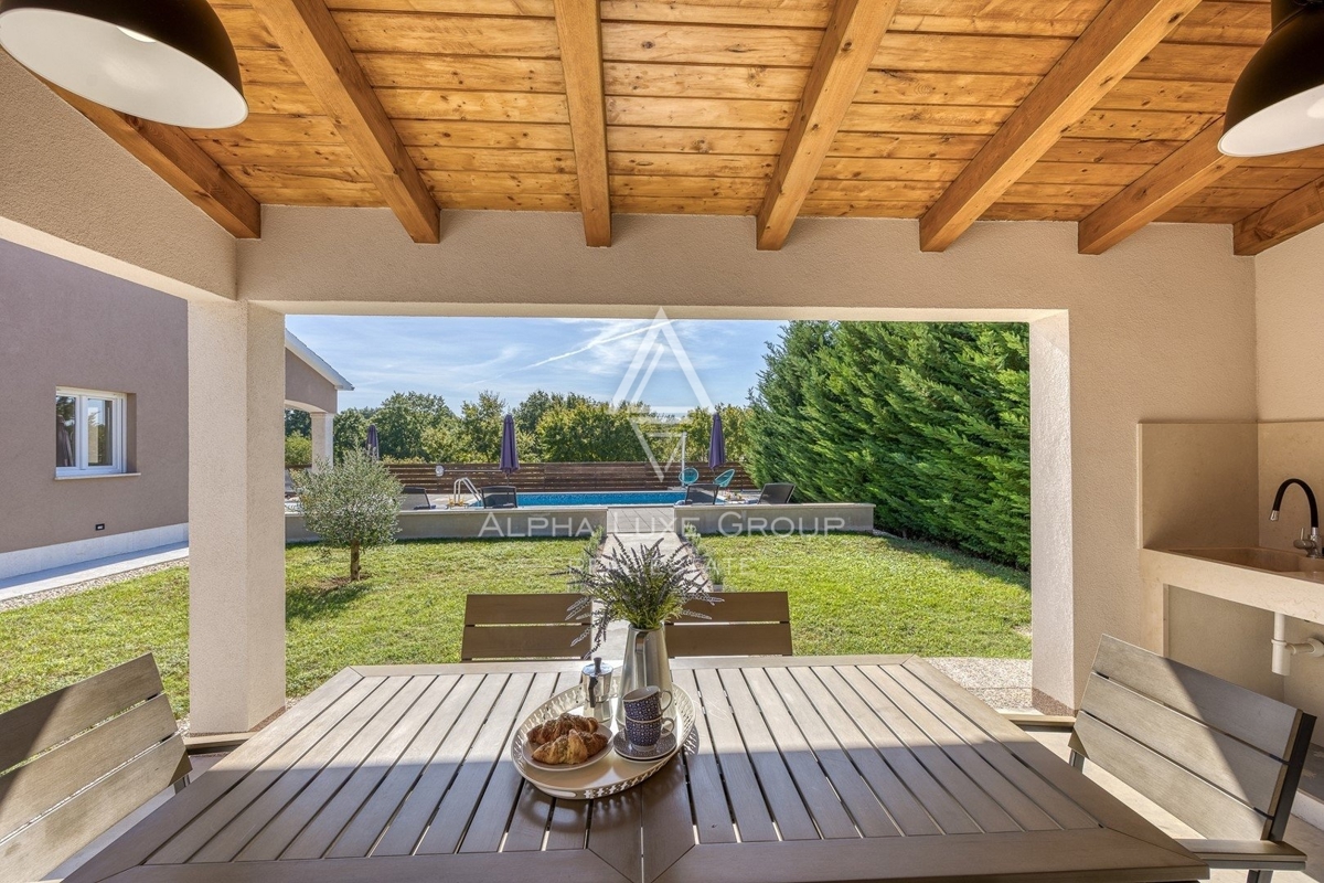 Istra, Poreč okolica, Samostojna hiša z bazenom naprodaj