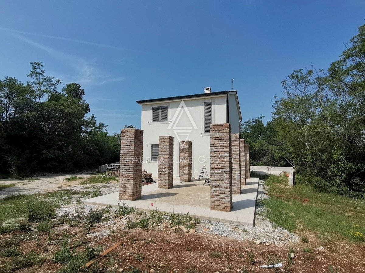 Istra, Višnjan - Samostojna hiša v mirnem podeželskem okolju