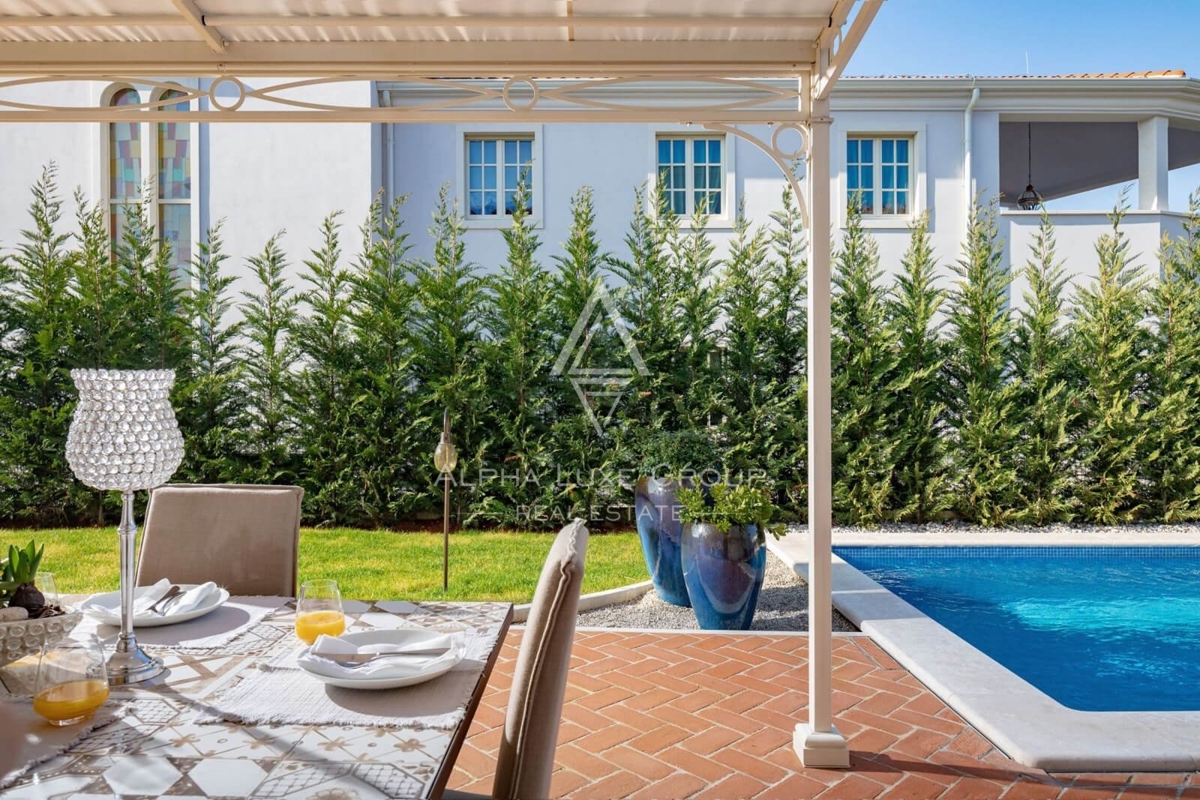 Istra, Elegantna vila z zasebnostjo in brezčasnim šarmom