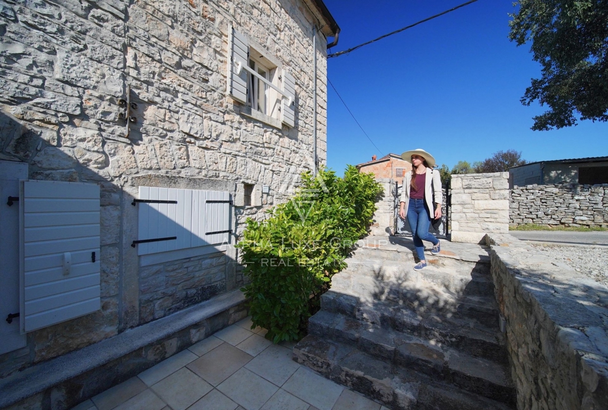 Istra, Bale - Prenovljena kamnita hiša z mediteranskim šarmom